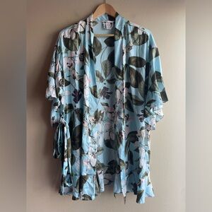 Victoria’s Secret Woman Floral Blue Robes Size XS/S